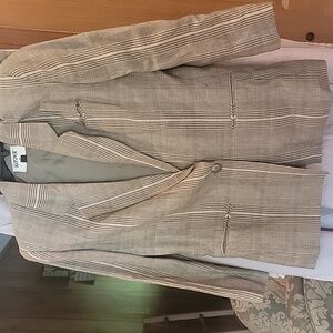 Kasper Women's 2 piece Jacket and Skirt Suit